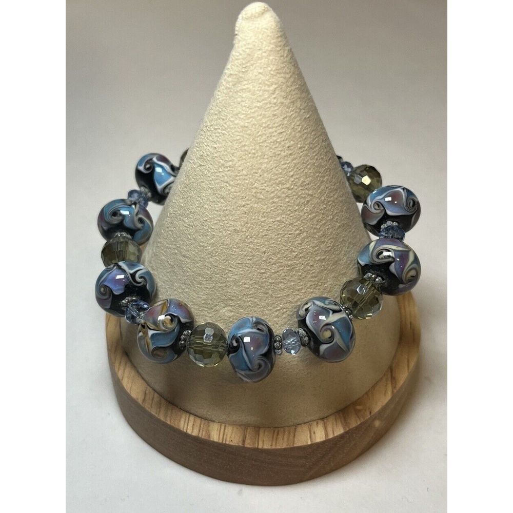 Artistic Multicolor Handcrafted Glass Bead Bracelet with Elegant Toggle Clasp